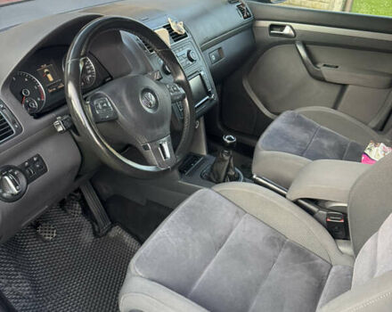 Сірий Фольксваген Туран, об'ємом двигуна 1.97 л та пробігом 209 тис. км за 12200 $, фото 11 на Automoto.ua