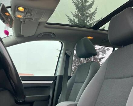 Серый Фольксваген Туран, объемом двигателя 1.6 л и пробегом 244 тыс. км за 9999 $, фото 20 на Automoto.ua