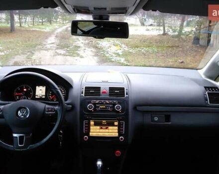 Серый Фольксваген Туран, объемом двигателя 1.6 л и пробегом 302 тыс. км за 10550 $, фото 18 на Automoto.ua
