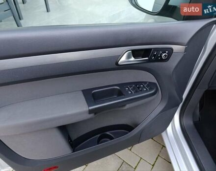 Серый Фольксваген Туран, объемом двигателя 1.6 л и пробегом 215 тыс. км за 10900 $, фото 22 на Automoto.ua