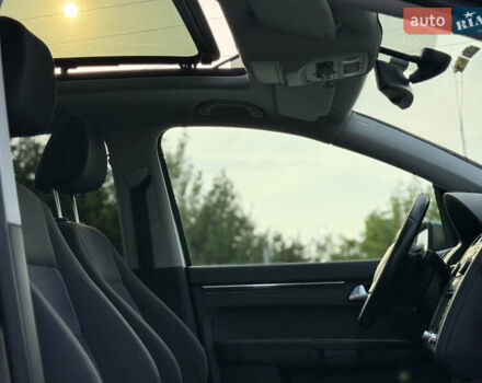 Сірий Фольксваген Туран, об'ємом двигуна 1.4 л та пробігом 217 тис. км за 9750 $, фото 27 на Automoto.ua