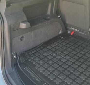 Серый Фольксваген Туран, объемом двигателя 1.97 л и пробегом 225 тыс. км за 10900 $, фото 16 на Automoto.ua