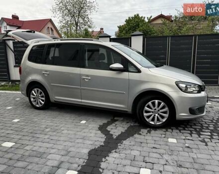 Серый Фольксваген Туран, объемом двигателя 1.6 л и пробегом 287 тыс. км за 9500 $, фото 1 на Automoto.ua