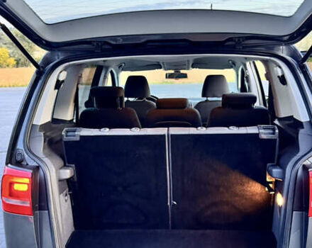 Серый Фольксваген Туран, объемом двигателя 1.6 л и пробегом 331 тыс. км за 8700 $, фото 16 на Automoto.ua