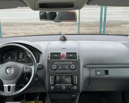 Серый Фольксваген Туран, объемом двигателя 1.6 л и пробегом 244 тыс. км за 9999 $, фото 10 на Automoto.ua