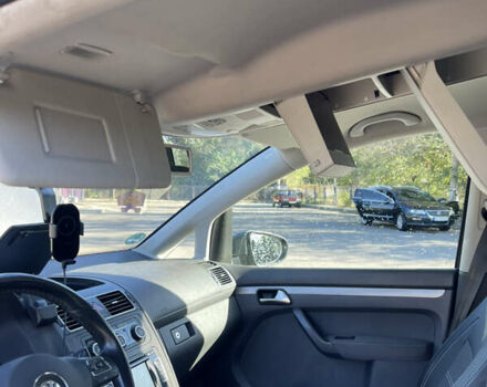 Серый Фольксваген Туран, объемом двигателя 1.6 л и пробегом 301 тыс. км за 9000 $, фото 9 на Automoto.ua