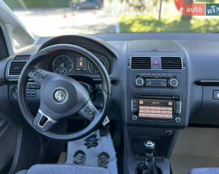 Серый Фольксваген Туран, объемом двигателя 2 л и пробегом 252 тыс. км за 11750 $, фото 30 на Automoto.ua