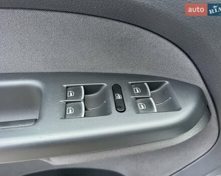 Серый Фольксваген Туран, объемом двигателя 1.4 л и пробегом 223 тыс. км за 7850 $, фото 45 на Automoto.ua