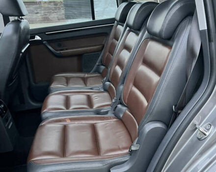 Сірий Фольксваген Туран, об'ємом двигуна 1.4 л та пробігом 199 тис. км за 9900 $, фото 31 на Automoto.ua