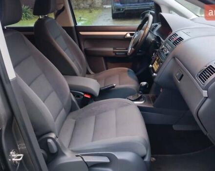 Серый Фольксваген Туран, объемом двигателя 1.6 л и пробегом 302 тыс. км за 10550 $, фото 16 на Automoto.ua