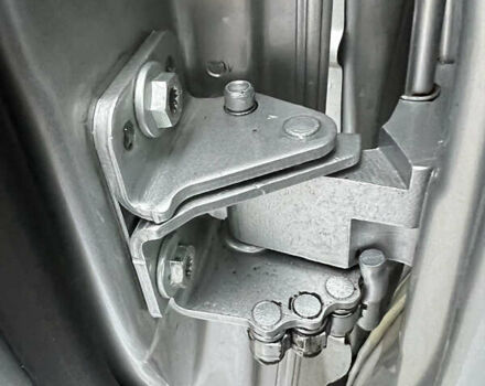 Серый Фольксваген Туран, объемом двигателя 1.4 л и пробегом 223 тыс. км за 7850 $, фото 50 на Automoto.ua