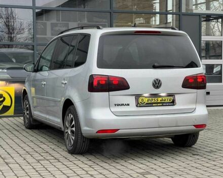 Серый Фольксваген Туран, объемом двигателя 1.4 л и пробегом 224 тыс. км за 7500 $, фото 4 на Automoto.ua