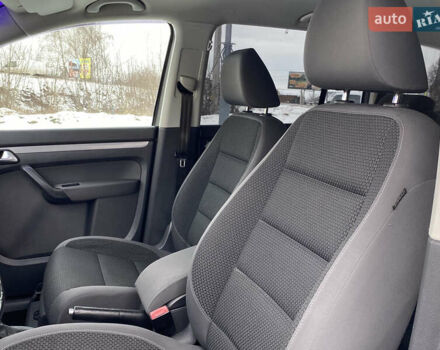 Серый Фольксваген Туран, объемом двигателя 1.39 л и пробегом 206 тыс. км за 9700 $, фото 10 на Automoto.ua