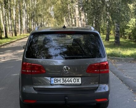 Сірий Фольксваген Туран, об'ємом двигуна 2 л та пробігом 245 тис. км за 11800 $, фото 5 на Automoto.ua