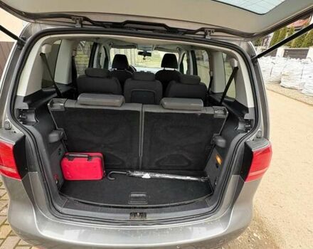 Сірий Фольксваген Туран, об'ємом двигуна 1.6 л та пробігом 245 тис. км за 9500 $, фото 4 на Automoto.ua