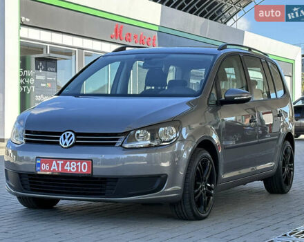 Серый Фольксваген Туран, объемом двигателя 1.39 л и пробегом 183 тыс. км за 8999 $, фото 2 на Automoto.ua