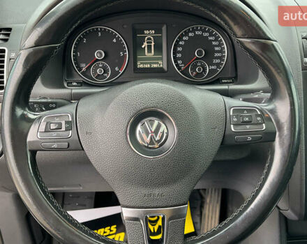 Серый Фольксваген Туран, объемом двигателя 1.6 л и пробегом 244 тыс. км за 9999 $, фото 11 на Automoto.ua