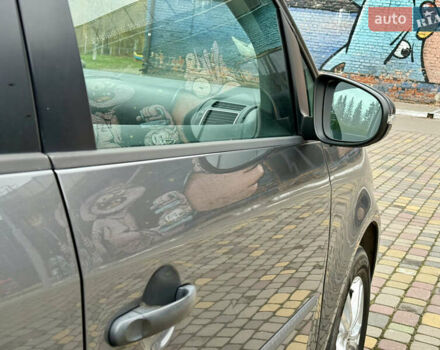 Сірий Фольксваген Туран, об'ємом двигуна 1.6 л та пробігом 244 тис. км за 10550 $, фото 40 на Automoto.ua