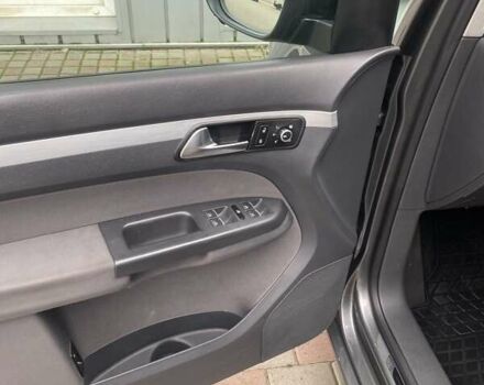 Серый Фольксваген Туран, объемом двигателя 1.6 л и пробегом 254 тыс. км за 10200 $, фото 38 на Automoto.ua