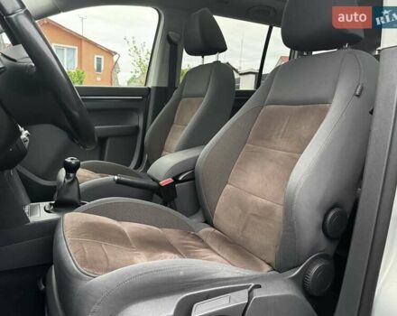 Серый Фольксваген Туран, объемом двигателя 1.6 л и пробегом 287 тыс. км за 9500 $, фото 8 на Automoto.ua