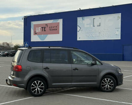 Серый Фольксваген Туран, объемом двигателя 1.6 л и пробегом 354 тыс. км за 8900 $, фото 4 на Automoto.ua