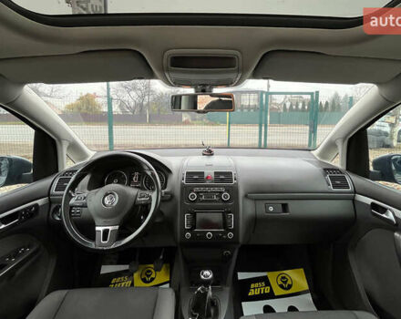 Серый Фольксваген Туран, объемом двигателя 1.6 л и пробегом 244 тыс. км за 9999 $, фото 9 на Automoto.ua