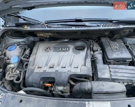 Сірий Фольксваген Туран, об'ємом двигуна 1.6 л та пробігом 237 тис. км за 11500 $, фото 10 на Automoto.ua