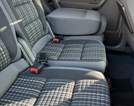 Сірий Фольксваген Туран, об'ємом двигуна 2 л та пробігом 346 тис. км за 12800 $, фото 47 на Automoto.ua