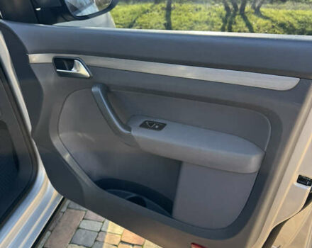 Сірий Фольксваген Туран, об'ємом двигуна 2 л та пробігом 346 тис. км за 12800 $, фото 44 на Automoto.ua