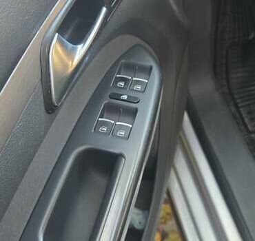 Серый Фольксваген Туран, объемом двигателя 1.97 л и пробегом 225 тыс. км за 10900 $, фото 15 на Automoto.ua