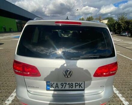 Серый Фольксваген Туран, объемом двигателя 1.6 л и пробегом 250 тыс. км за 10750 $, фото 6 на Automoto.ua