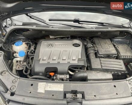 Сірий Фольксваген Туран, об'ємом двигуна 1.6 л та пробігом 254 тис. км за 10750 $, фото 40 на Automoto.ua