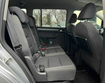 Серый Фольксваген Туран, объемом двигателя 1.4 л и пробегом 224 тыс. км за 7500 $, фото 18 на Automoto.ua