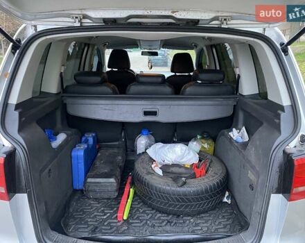 Сірий Фольксваген Туран, об'ємом двигуна 1.6 л та пробігом 237 тис. км за 11500 $, фото 3 на Automoto.ua