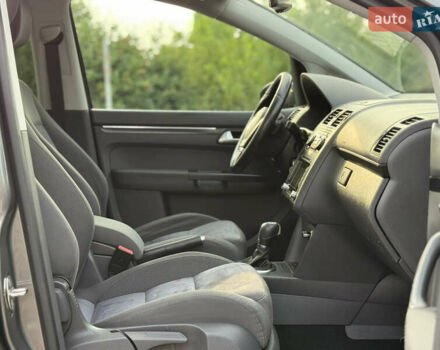 Сірий Фольксваген Туран, об'ємом двигуна 1.4 л та пробігом 217 тис. км за 9750 $, фото 26 на Automoto.ua