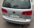 Серый Фольксваген Туран, объемом двигателя 1.6 л и пробегом 318 тыс. км за 8500 $, фото 5 на Automoto.ua
