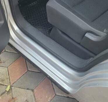 Серый Фольксваген Туран, объемом двигателя 1.97 л и пробегом 225 тыс. км за 10900 $, фото 7 на Automoto.ua