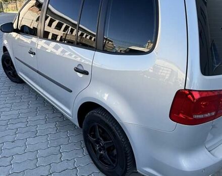 Серый Фольксваген Туран, объемом двигателя 1.6 л и пробегом 172 тыс. км за 11800 $, фото 2 на Automoto.ua