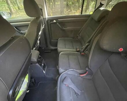 Серый Фольксваген Туран, объемом двигателя 1.39 л и пробегом 300 тыс. км за 9100 $, фото 5 на Automoto.ua