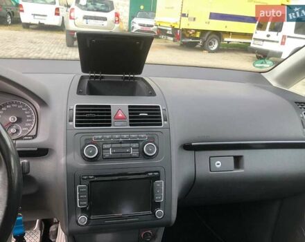 Серый Фольксваген Туран, объемом двигателя 1.4 л и пробегом 220 тыс. км за 10500 $, фото 41 на Automoto.ua