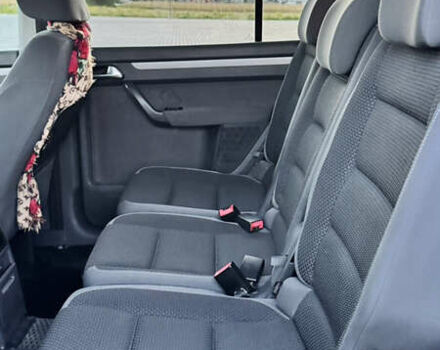 Серый Фольксваген Туран, объемом двигателя 1.6 л и пробегом 331 тыс. км за 8700 $, фото 25 на Automoto.ua