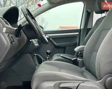 Серый Фольксваген Туран, объемом двигателя 1.6 л и пробегом 244 тыс. км за 9999 $, фото 8 на Automoto.ua