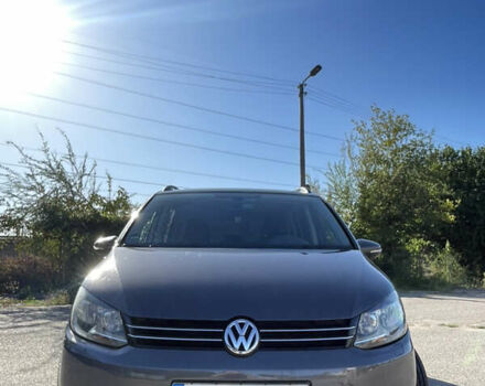 Серый Фольксваген Туран, объемом двигателя 1.6 л и пробегом 301 тыс. км за 9000 $, фото 4 на Automoto.ua