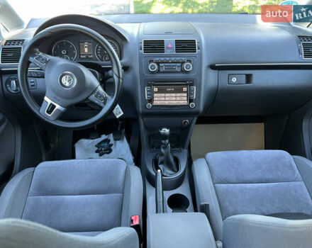 Серый Фольксваген Туран, объемом двигателя 2 л и пробегом 252 тыс. км за 11750 $, фото 28 на Automoto.ua