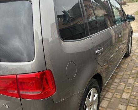 Сірий Фольксваген Туран, об'ємом двигуна 1.6 л та пробігом 245 тис. км за 9500 $, фото 6 на Automoto.ua