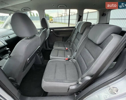 Серый Фольксваген Туран, объемом двигателя 1.4 л и пробегом 223 тыс. км за 7850 $, фото 79 на Automoto.ua