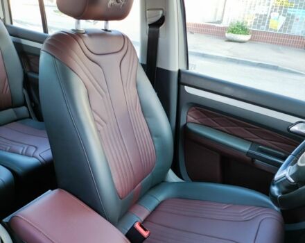 Серый Фольксваген Туран, объемом двигателя 1.6 л и пробегом 190 тыс. км за 10500 $, фото 5 на Automoto.ua