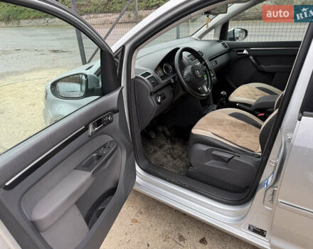 Серый Фольксваген Туран, объемом двигателя 1.4 л и пробегом 300 тыс. км за 7000 $, фото 17 на Automoto.ua