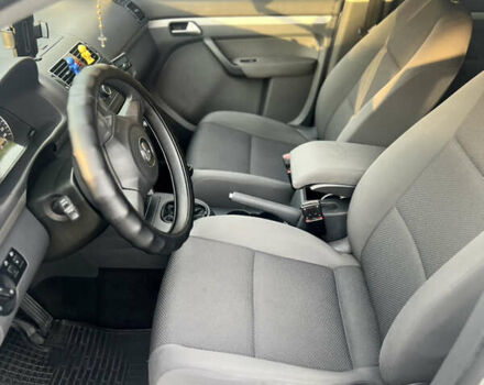 Серый Фольксваген Туран, объемом двигателя 1.6 л и пробегом 262 тыс. км за 8800 $, фото 8 на Automoto.ua