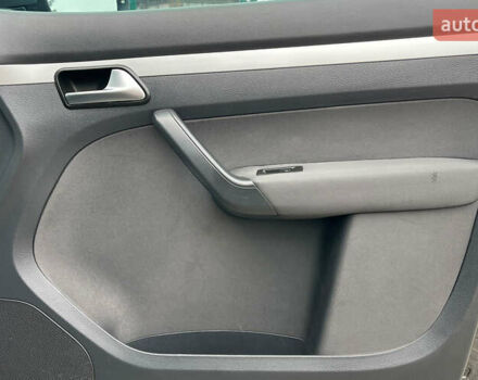 Серый Фольксваген Туран, объемом двигателя 1.6 л и пробегом 244 тыс. км за 9999 $, фото 28 на Automoto.ua